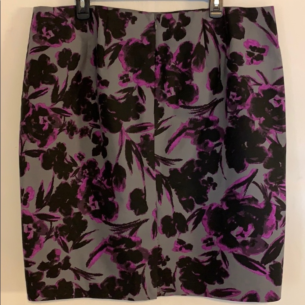 LORD & TAYLOR gray/black/fuchsia skirt size 16W. - Picture 3 of 7